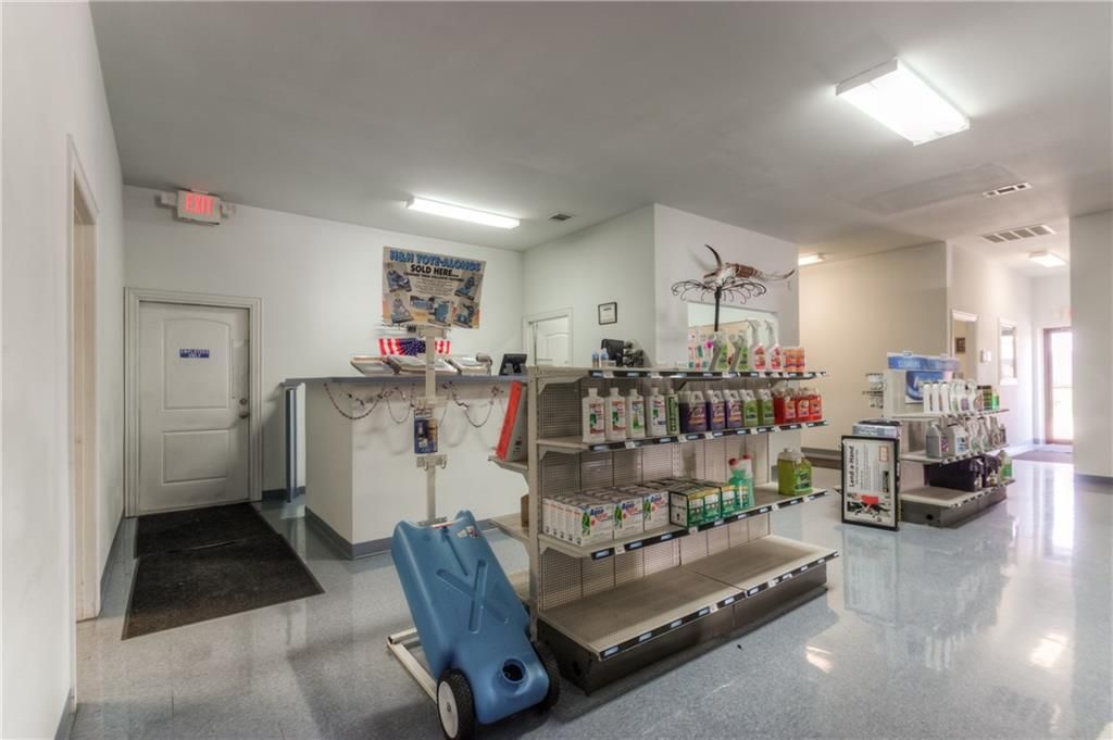 8200 N Interstate 45 Service Rd, Palmer, TX 75152
